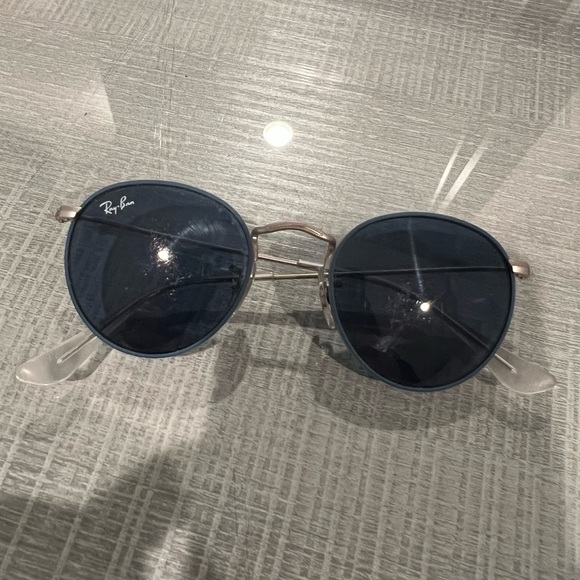 Toddler Ray-Ban Classic Silver and Blue Sunglasses - Picture 2 of 5